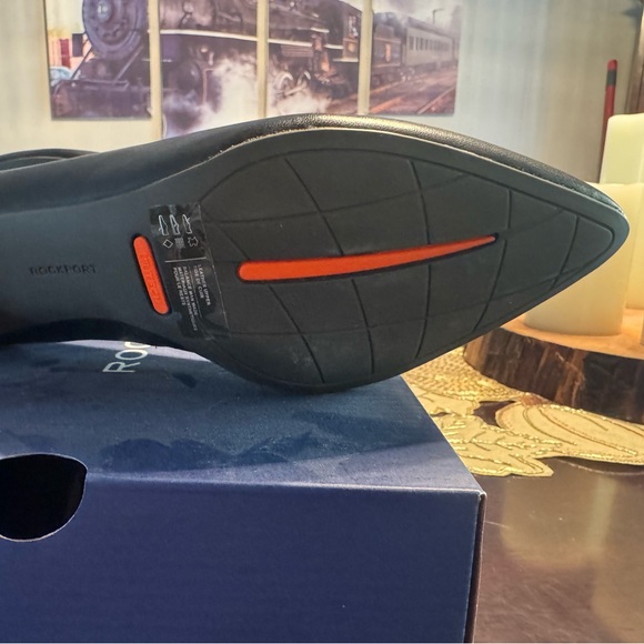 ROCKPORT black leather pumps. Size 9.5 - Picture 5 of 7